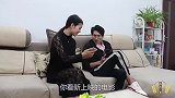 老爸去世后，老妈天天跳广场舞到半夜，偷听她打电话儿子感动了