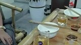 最开心的事情莫过于一家人在一起聊聊天喝喝酒