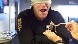 WWE-17年-中国之星黑暗料理吓坏众教头 女王闻风而来连称味赞-专题