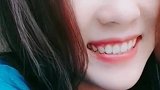 湿润的眼里，弥补不了内心的。