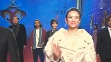 鹿晗舒淇盛装出镜上影节红毯，现场秒变迷弟！鹿晗的眼神成焦点