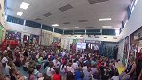 英格兰小学生排练庆祝歌曲 三狮军团要加油啦