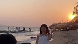 要带你看海  要和你一起看海边日落  还要为你拍美美的照片海边落日 满眼都是我的女孩