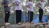 江苏：80后父亲带孩子练武术，冬练三九夏练三伏