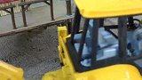 工程车玩具，路面砂石运输车，可以运送各种类型的砂石土砾