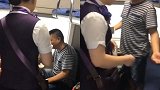男子霸座吃面乘务员劝其去餐车 反被怼：你把面给我端过去