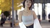 这就是你们喜欢的街拍小姐姐，气质这方方面面，也是拿捏很到位！