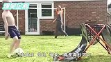 爆笑：妹子们别装了，学士服都盖不住你们那股蹦迪的味