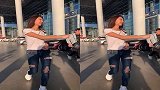边上的小伙放学看见美女脸都红了