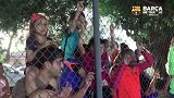 西甲-1718赛季-你们这样队友会嫉妒的! 巴萨热身球迷高喊梅西-专题