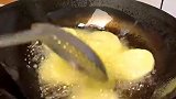 重庆特色菜“干锅土豆片”家常做法，香辣下饭，好吃到停不下来