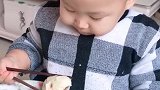 一母同胞的儿子，这吃相差别也太大了吧，这是为什么啊！