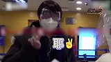 郎朗夫妇回国配合接受检疫，吉娜向工作人员2次鞠躬