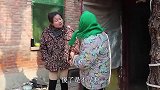 母亲装疯卖傻想念儿子，儿子却忙于工作，回家才知道母亲时日无多