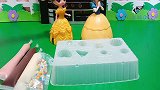 贝儿和白雪一起给母后做巧克力，没想到贝儿睡觉了，好可爱