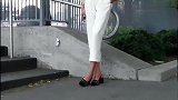 白色休闲九分裤，优雅 迷人显气质  初秋最美的气质搭配