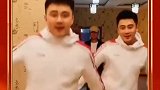 今天哥哥出去买菜竟然买了我最爱吃的红烧肉开心哦