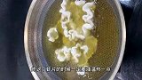 香蕉不要直接吃，加入2个鸡蛋，出锅比吃肉还香