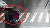 三轮车撞人逃逸，退伍军人驱车追赶30公里抓人
