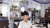 二货要理一个霸气的发型，理发师的操作让二货崩溃了