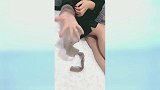 轻如薄翼的肤色丝袜，给女人最精致的修饰