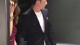 手牵手一起走，霍建华和林心如