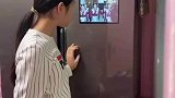 放假在家被没收手机，没事她还有冰箱