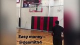篮球-18年-这么轻松？！丹尼斯史密斯训练中上演360度胯下换手扣篮-专题