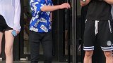 霸道总裁型男朋友都是这样袒护自己疼爱的女生吗