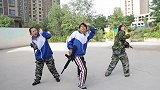 猪队友利用筷子辨别方向，谁知竟带领队友走向灭亡，结局爆笑！