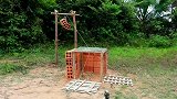 小鸟走进笼子里，结果被关在了里面