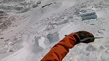 美国：突发雪崩！一滑雪者拍下惊心动魄的逃命过程