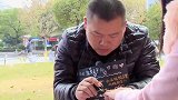 明星体验摆地摊合集：沙溢街上卖煎饼，岳云鹏摆摊专业做美甲