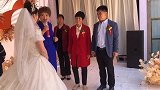 河南农村结婚，新娘头次叫爸妈，公婆给红包，红包金额很意外