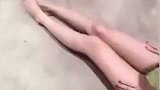 小姐姐为你详解居家瘦腿妙招！让你拥有妹子同款纤细美腿