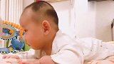 小宝宝躺在床上,接下来的表情居然这么萌,简直太可爱了！