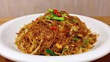 饭店的包菜炒粉丝原来是这样做，难怪炒粉丝总粘锅，技巧全在这里