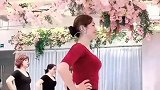 瑜伽：告别腰部游泳圈，拥有女神腰线！