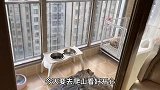 铲屎官又带着惠比特犬上山了，看着已故狗狗的墓地，主人强忍悲伤