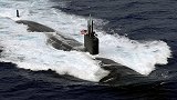 美军潜艇跟踪俄军8000吨核潜艇 结果遭到高速撞击