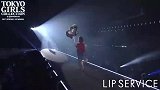 日本小姐姐的时尚穿搭，白色条纹包臀裙，让人一眼沦陷