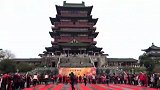 “猪八戒背媳妇”庆元宵 惊现“倒背杀”结局出人意料