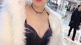 这么美丽的小姐姐，你想对她说什么吗？