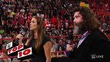 WWE-16年-RAW第1209期十佳镜头 夏洛特拍地认输·女王梦想成真-专题