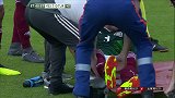 墨西哥上半场遭遇打击 队长遭对手蹬踏无奈伤退