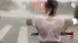 爆笑：班里就两个男生，逐渐擦出了火花