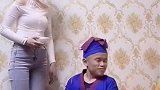 小姐姐的搞笑操作，实力演绎了大郎吃药！