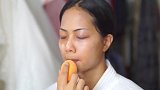 没有丑女只有懒女，黄脸婆女子化上新娘妆，美若天仙