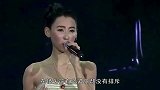 谢霆锋12岁长子受伤后首露脸，张柏芝和儿子久违同框感慨万分