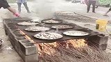 农村的大锅饭，一次烧六口锅，真佩服这个厨师